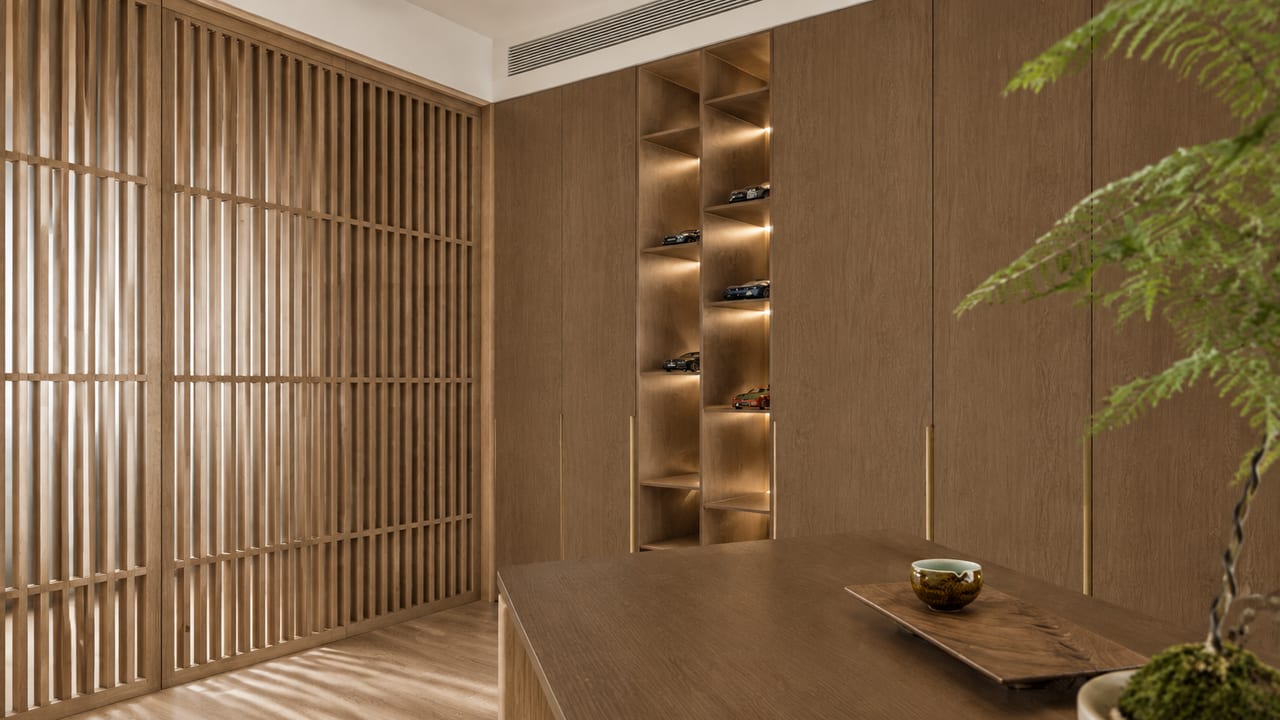 意式沙棕 × 可丽芙棕橡S155|新中式 · 玄关
